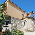 Kiss Apartmanhaz *