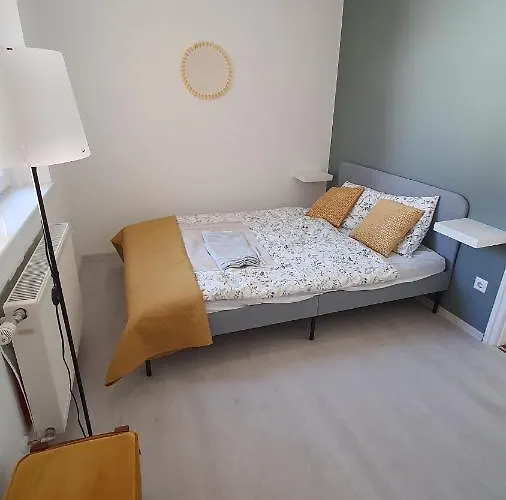 Kiss Apartmanhaz شقة *